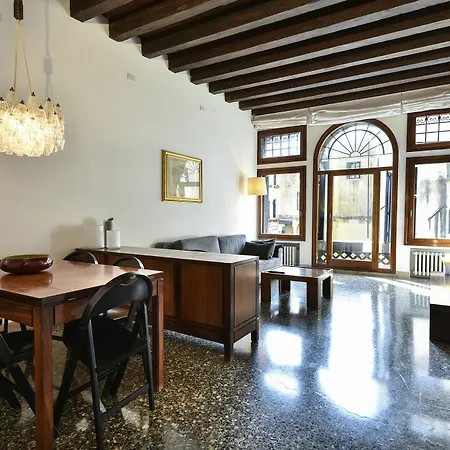 Santa Maria Formosa Apartment Venice